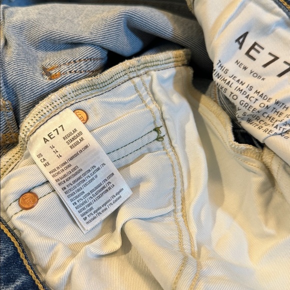AE77 Premium Low Rise Flare Jeans - Picture 9 of 16